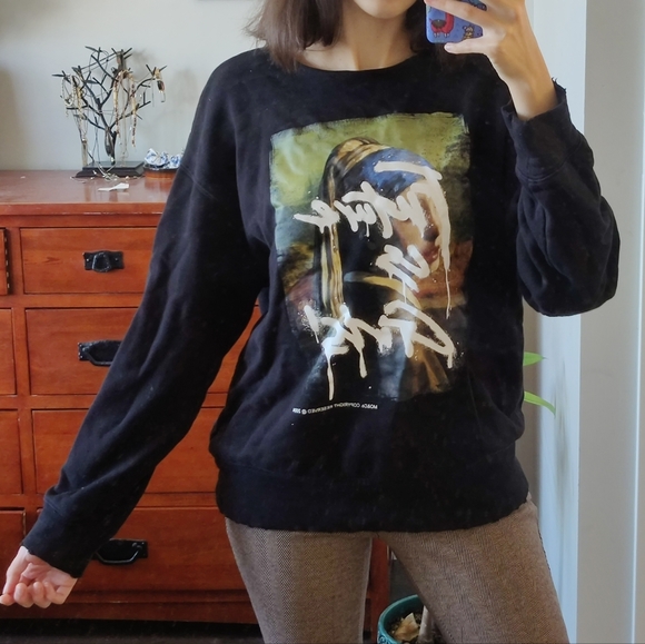 Mo&Co graphic black crew neck sweatshirt "The future is girls" - Picture 3 of 10